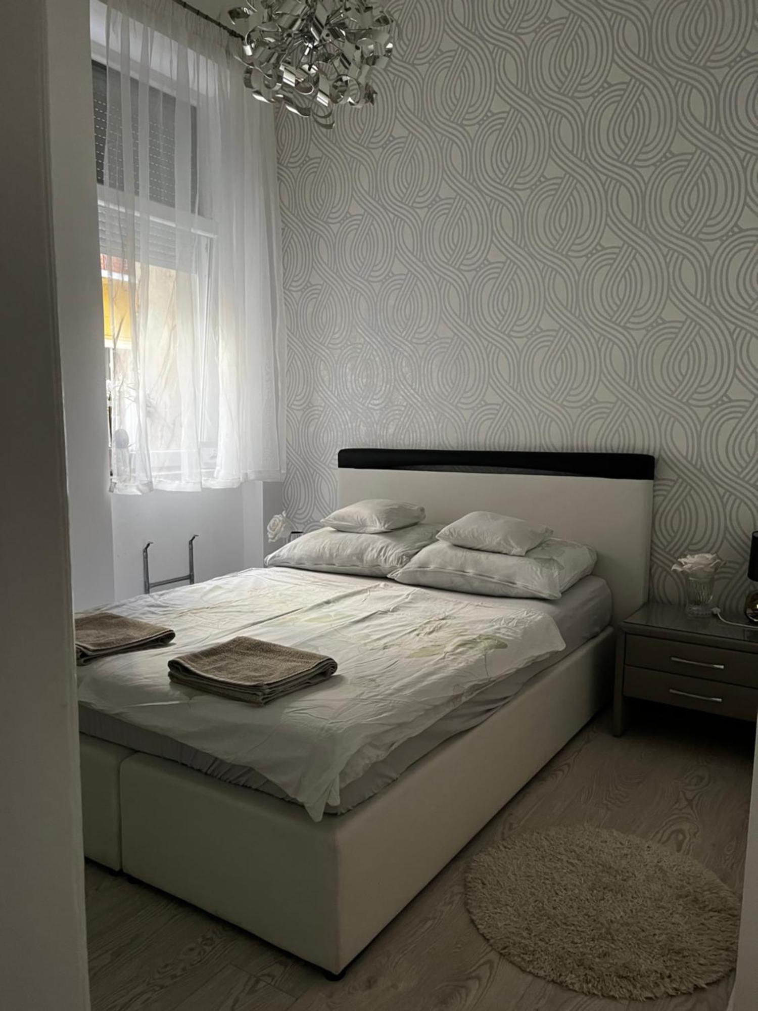 White Luxury Apartment Budapest Exterior photo